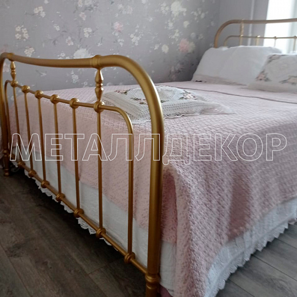 Кованая кровать металлическая в стиле Лофт Мальта (белая)