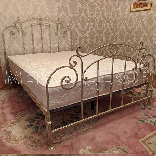 Кованая кровать Мария с коробом