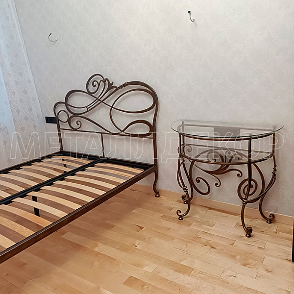 Консоль Лилия