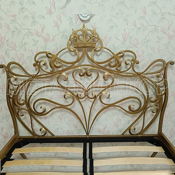  Кованая кровать Бриджит best с короной 160