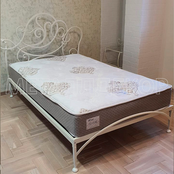 Кованая кровать дизайнерская Лилия 160