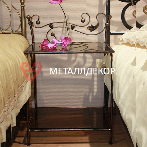 Столик Лира